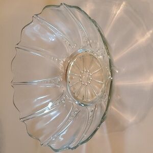 Vintage Anchor Hocking "Oyster And Pearl" Deep Fruit Bowl